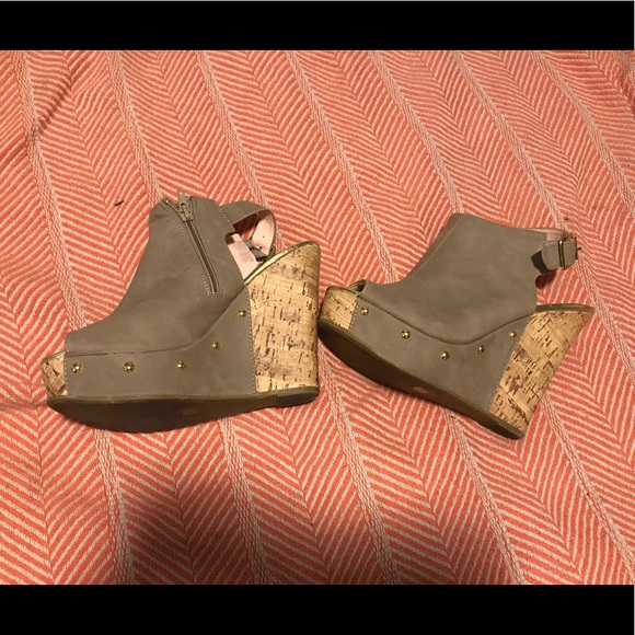 Madison Wedges from Shoe Dazzle - Picture 1 of 1